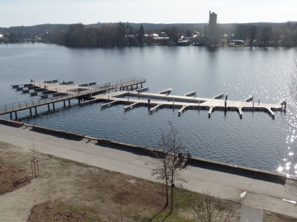 Schwimmsteganlage in Potsdam an der Havel