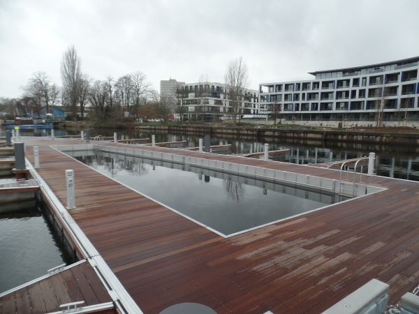 Schwimmsteganlage in Potsdam an der Havel