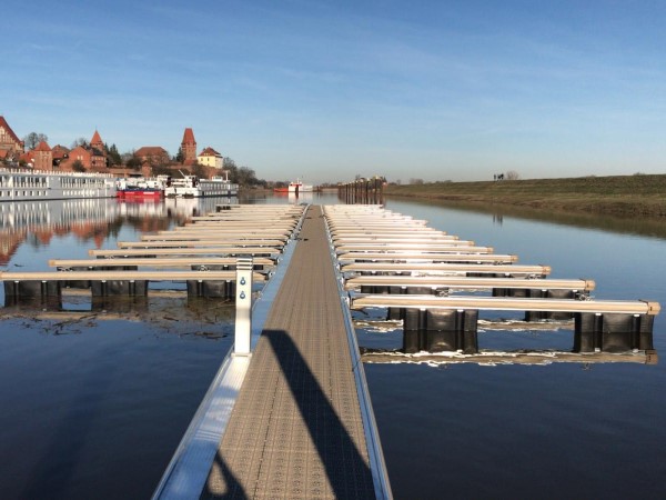 Schwimmsteganlage Tangermünde