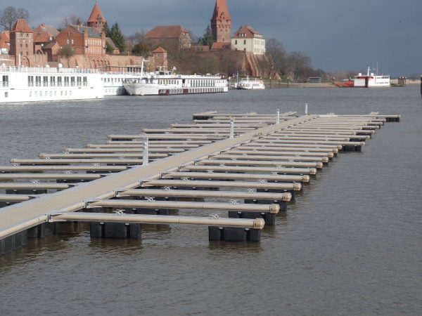 Schwimmsteganlage Tangermünde