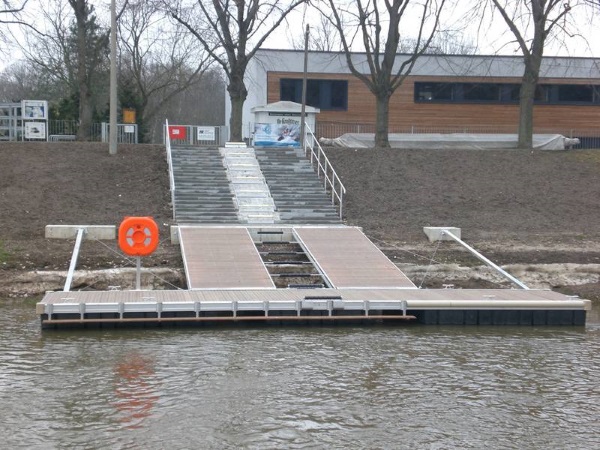 Sliprampe mit Anlegesteg für Drachenboote